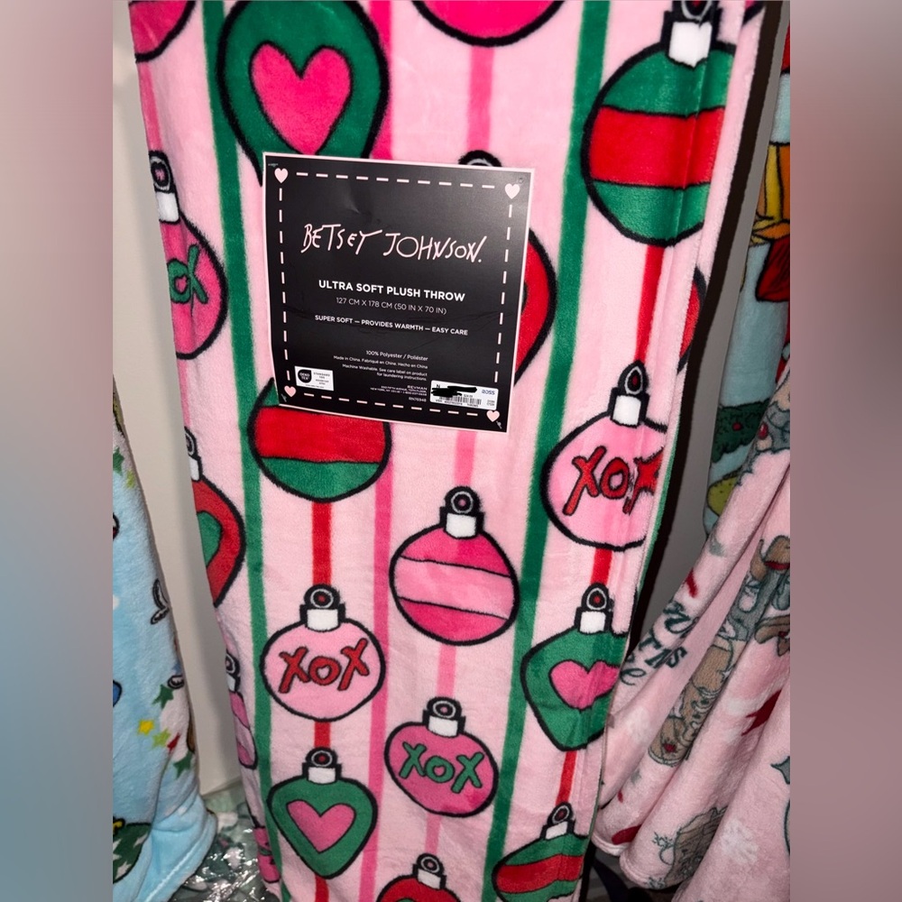 Betsey Johnson Christmas Blanket - Pink and Green